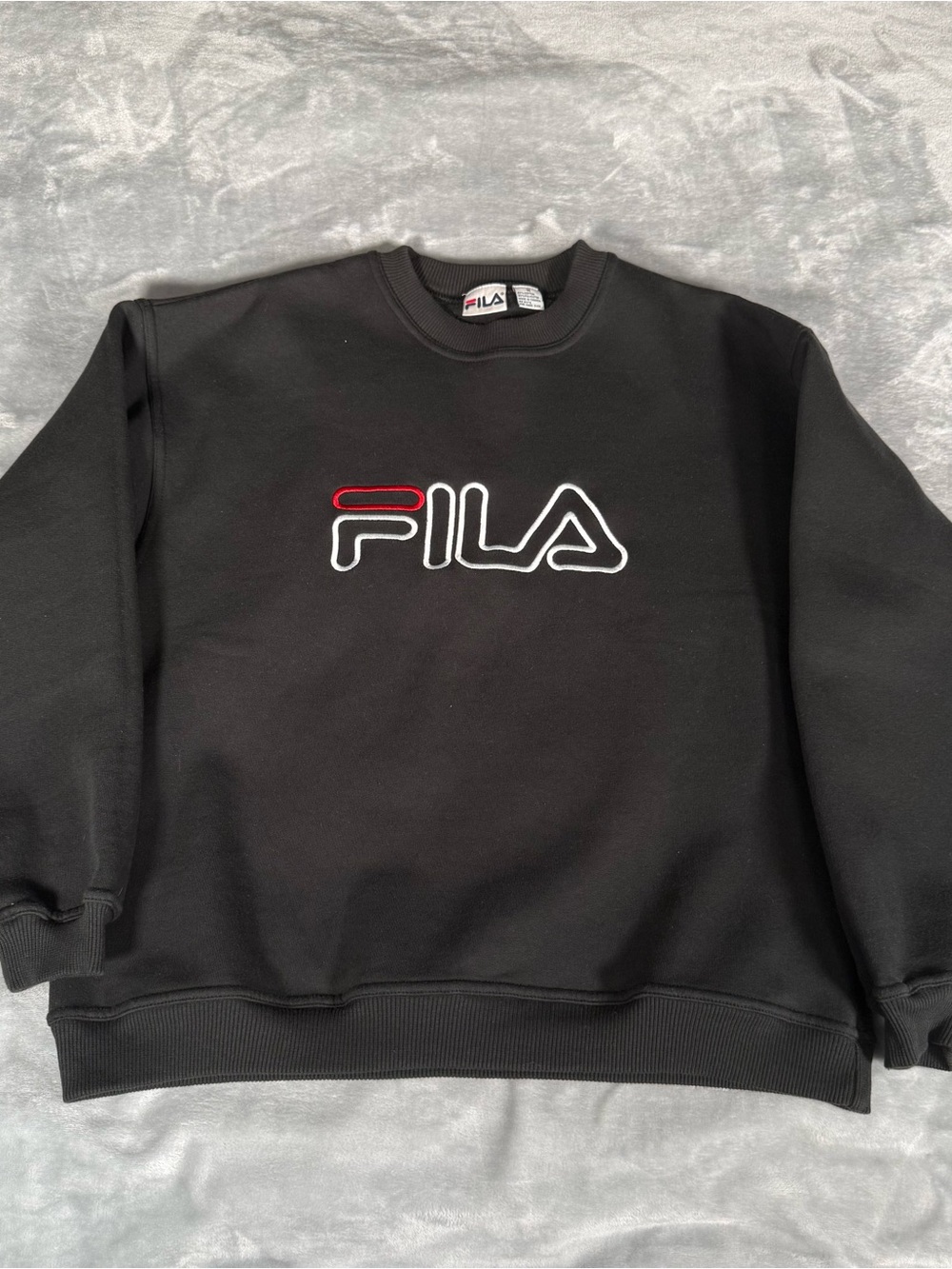 Vintage FILA Sweatshirt Mens Medium Crewneck Embroidered Black Y2K